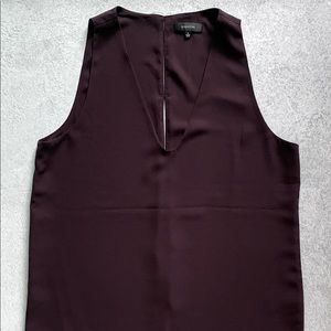 Babaton sleeveless blouse with v-neck & open back